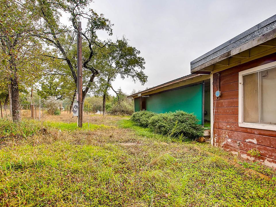 1st image of 375 Lake View Dr