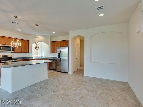 3rd image of 7151 Mann St