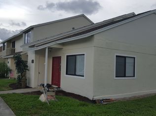 1401 Wharf Ln, Greenacres, FL 33463