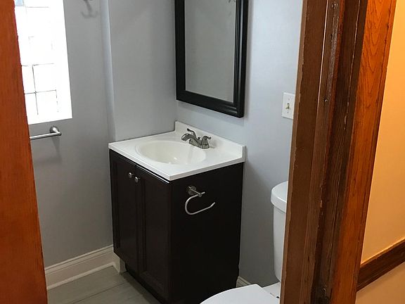 2nd image of 6525 S Vernon Ave Fl 2nd