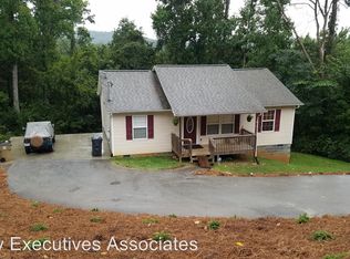 1606 Paris Rd, Knoxville, TN 37912