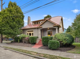 5916 8th Ave NE, Seattle, WA 98105