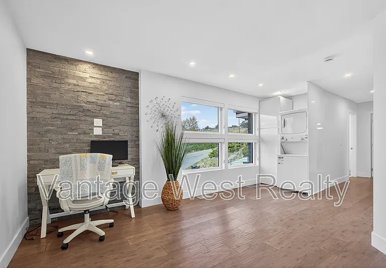 3859 Carrall Rd #1 — Photo 16