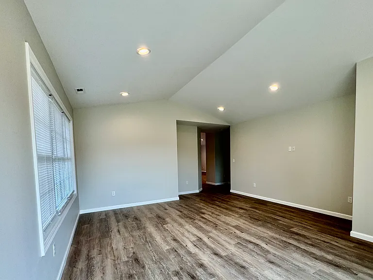 96 Duncan Ln — Photo 2