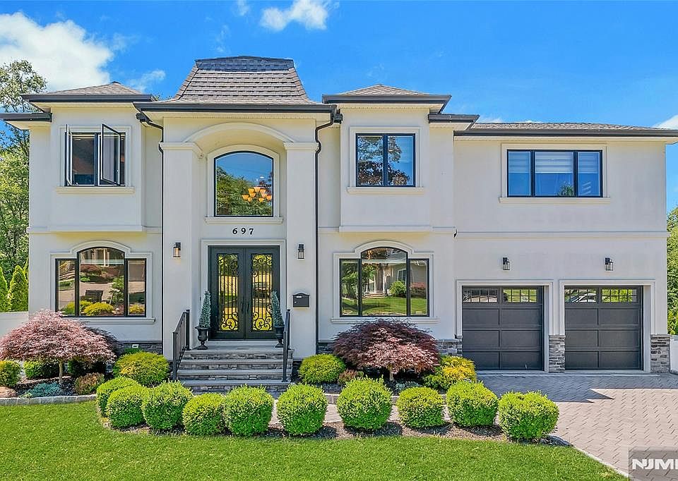 1st image of 697 Terrace Dr
