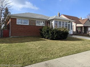 857 Clinton St, Wyandotte, MI 48192