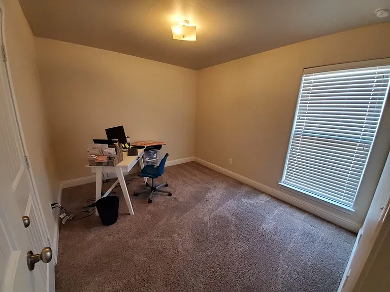 1621 Revolution Dr — Photo 12