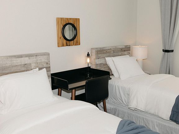 Guest Bedroom 1 (2 XL Twin Beds)