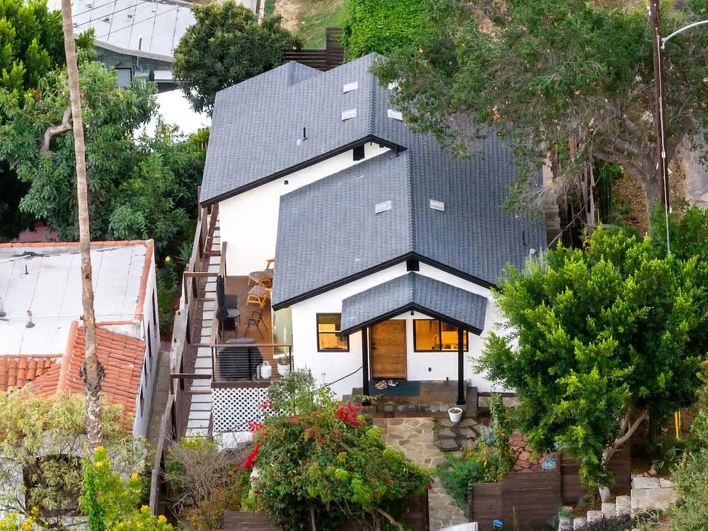 Secluded Hilltop Oasis w/ Panoramic Views & BBQ — Photo 3