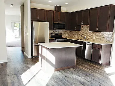 3 bed, 2.5 bath, 1800 sqft, $2,980 — Photo 3