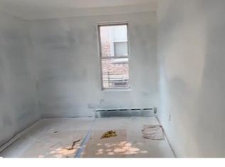 636 Manida St #2R, Bronx, NY 10474