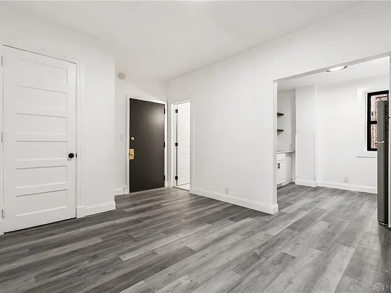 408 E 6th St #5 — Photo 6