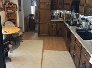 910 Arlon Rd, Aurora, IL 60506