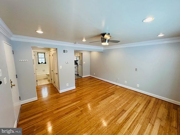 2nd image of 521 Bashford Ln APT 2