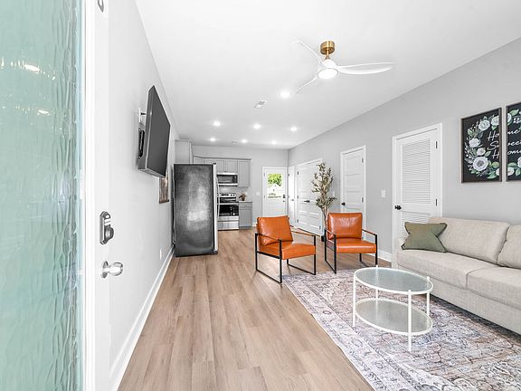 2nd image of 1113 Crossland Ave #B