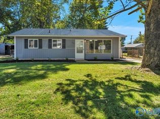 1702 Wakefield Dr NE, Huntsville, AL 35811