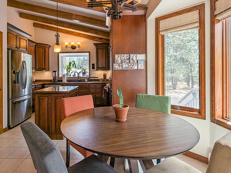 841 Lakeshore Dr — Photo 11