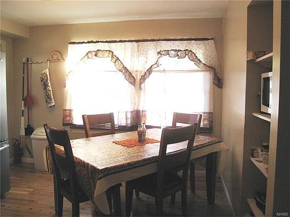 5th image of 8441 Madeline Dr
