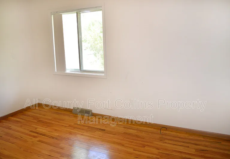 1208 Baker St — Photo 6