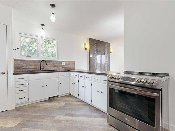 4th image of 9517 N 98th Ave #B