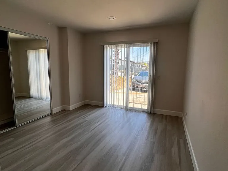 5765 Lauretta St — Photo 23