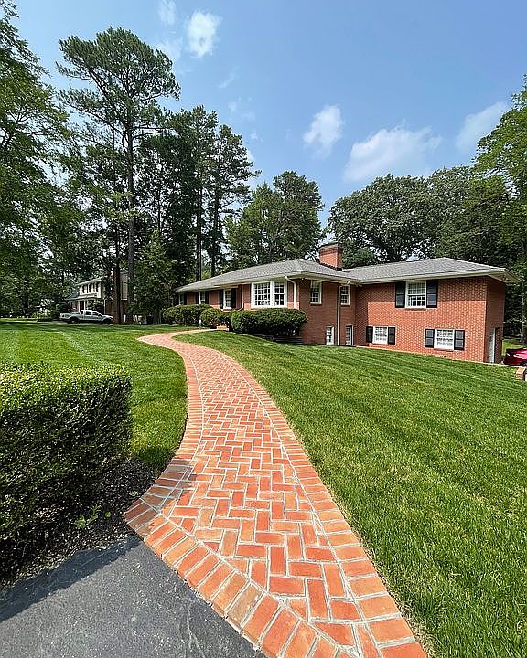 2nd image of 3903 Margate Dr