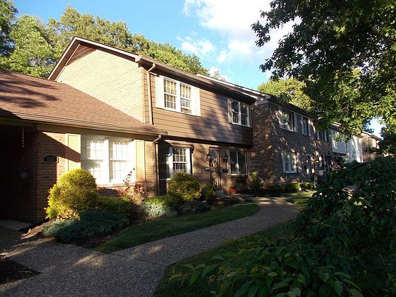 4th image of 620 Carriage Dr
