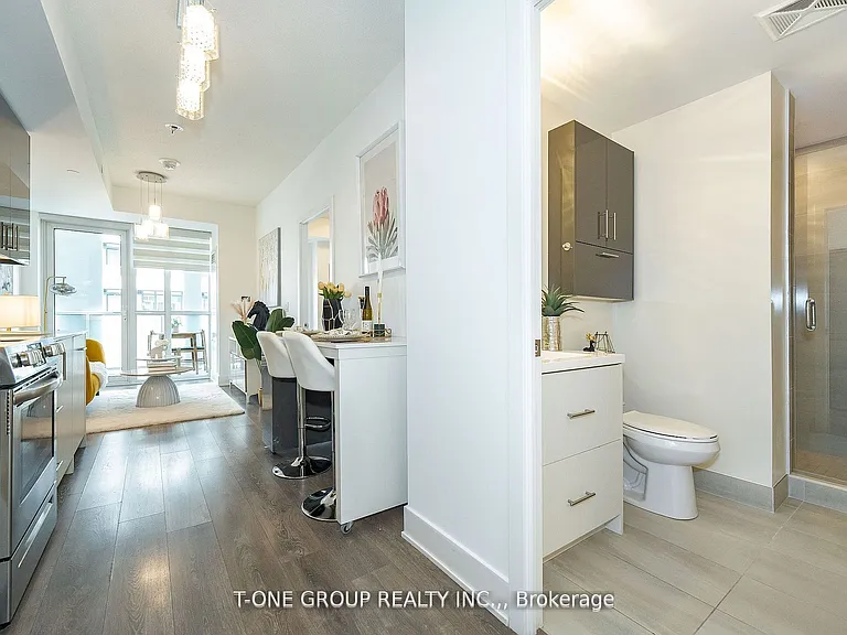 188 Fairview Mall Dr #915 — Photo 6