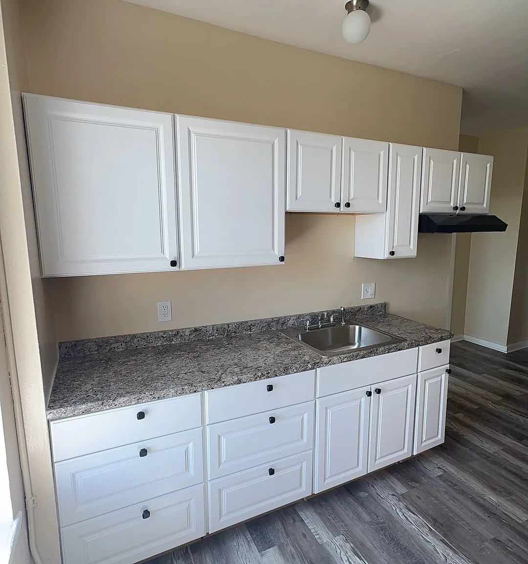 3 bed, 1200 sqft, $1,800 — Photo 2