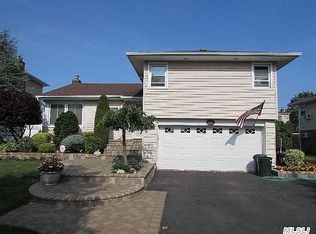 447 Charles Ln, Wantagh, NY 11793