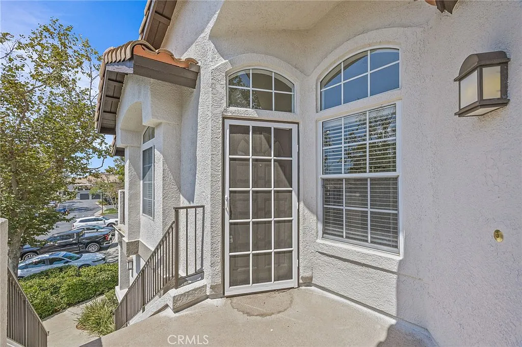 2 bed, 1102 sqft, $3,200 — Photo 2