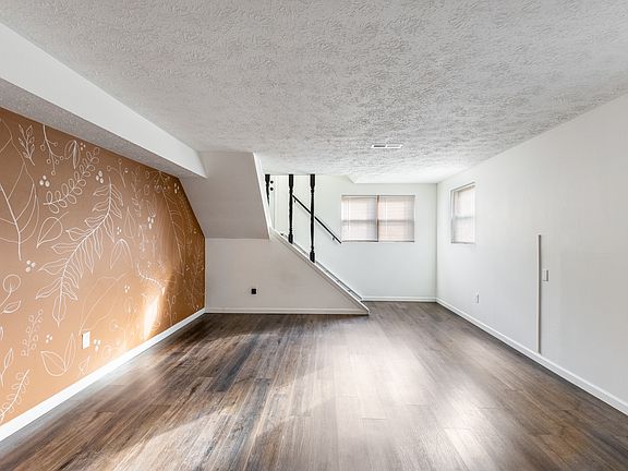 4th image of 932 N Highland Ave