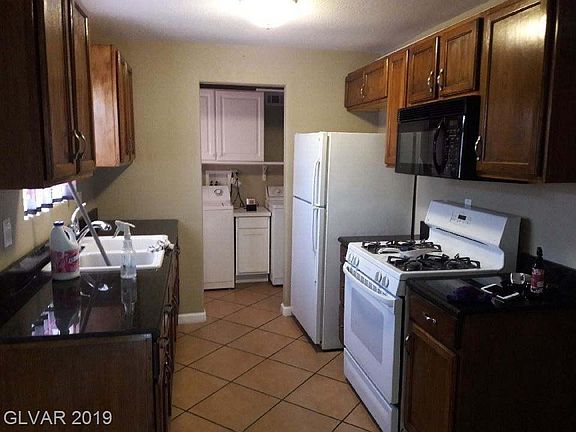4th image of 5432 Wellesley Dr