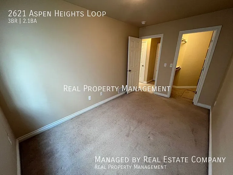 2621 Aspen Heights Loop — Photo 4