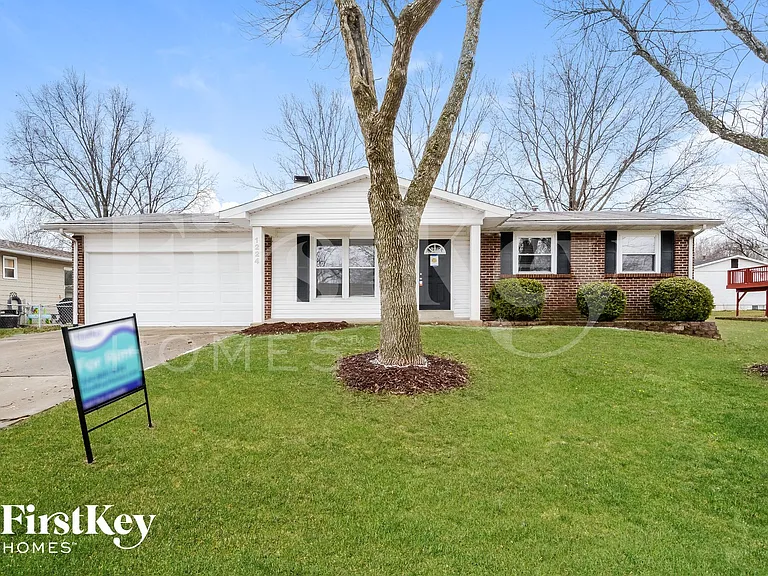 1224 Yorktown Dr — Photo 2