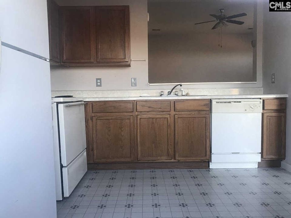 2nd image of 140 Shawnmoor Ln