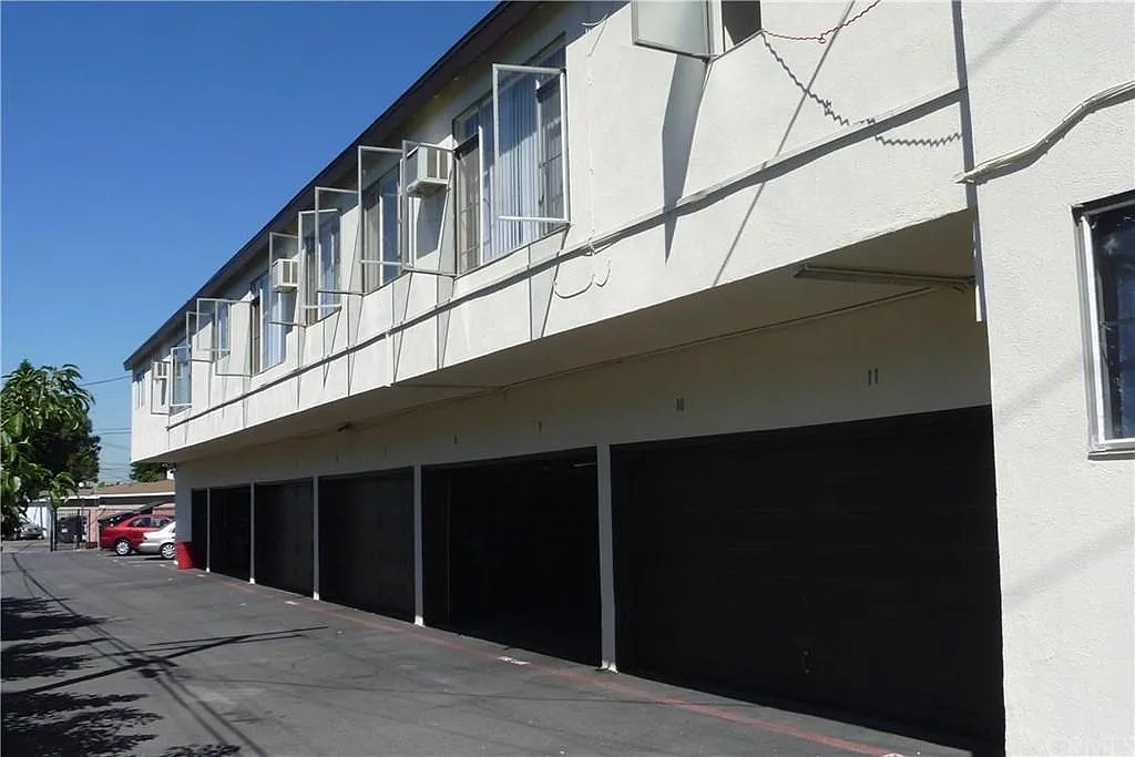 1 bed, 650 sqft, $2,000 — Photo 3