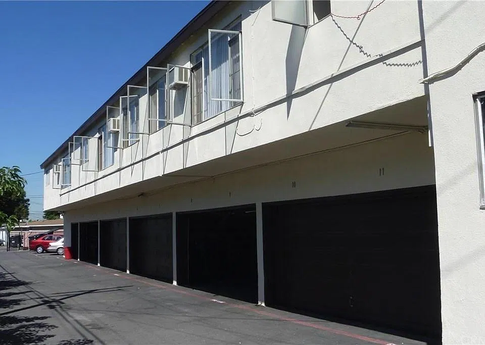 Building Photo 3