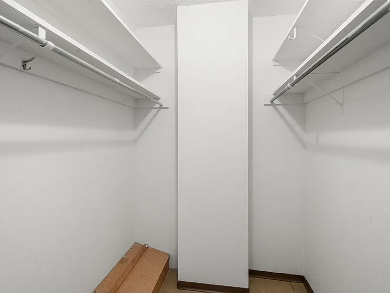 60 Longwood Ave #602 — Photo 8
