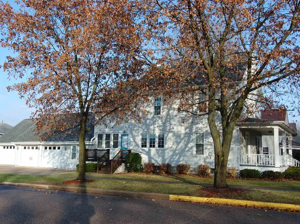912 N Church St, Richland Center, WI 53581
