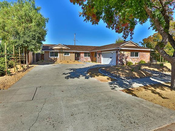 2nd image of 2869 Benjamin Ave