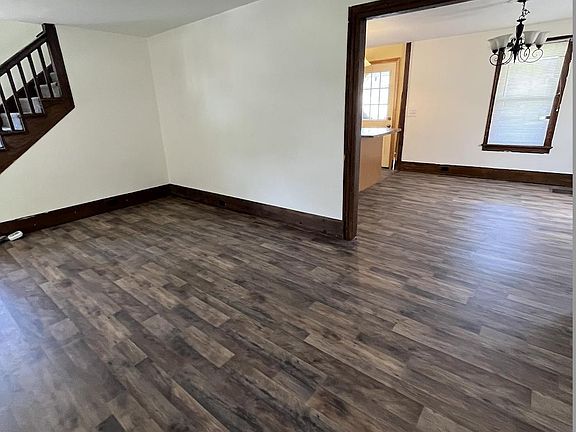 4th image of 475 Percy St