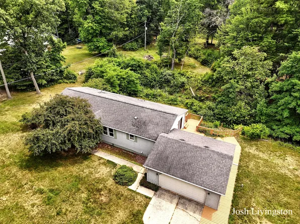 6306 E Carrigan Ct, Newaygo, MI 49337