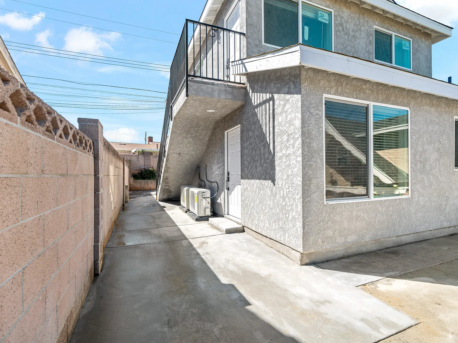 2 bed, 1200 sqft, $3,200 — Photo 1