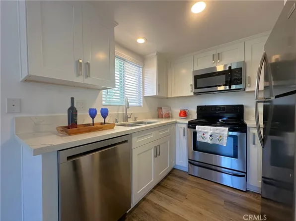 119 S Lucia Ave APT 4, Redondo Beach, CA 90277