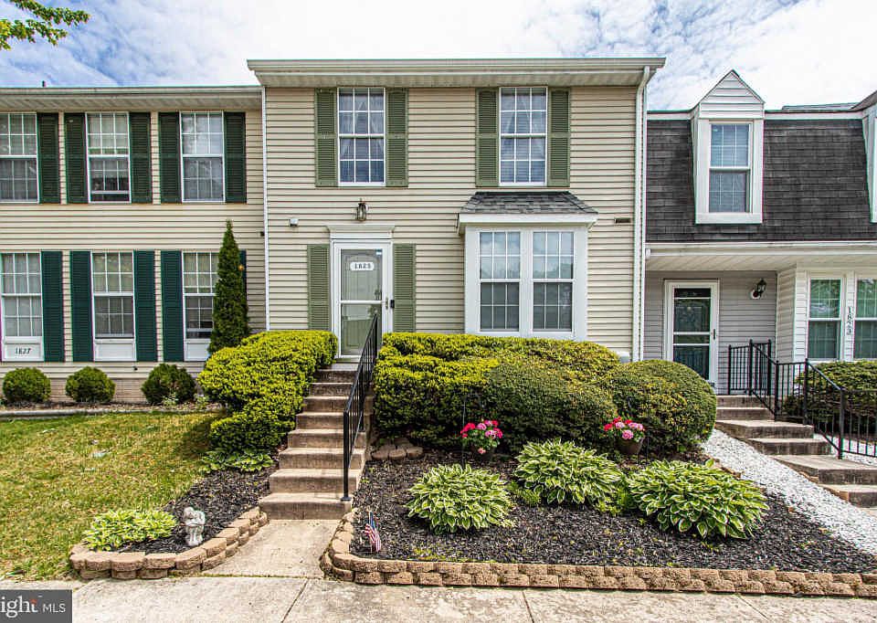 1st image of 1825 Still Pond Way