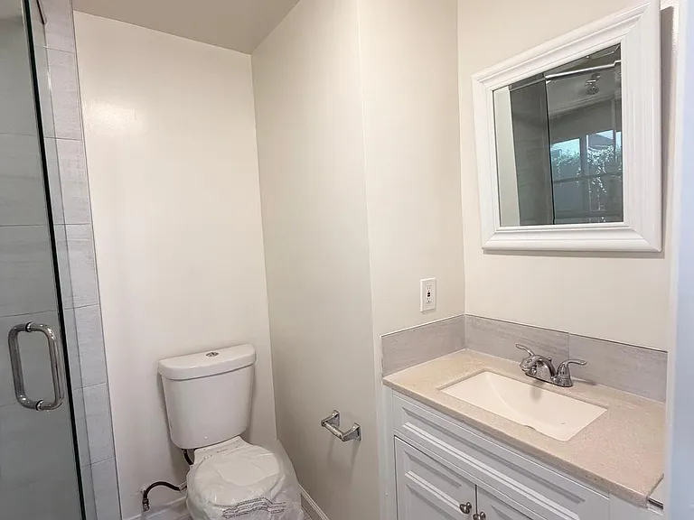 2032 Vista Del Mar St #5 — Photo 10