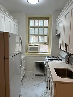 Rented by Compass | media 22