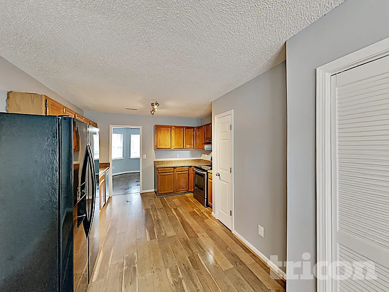 430 Forest Grove Cir — Photo 22