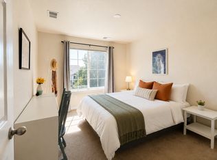 1033 Woodgate Ct ROOM 3, Longmont, CO 80501